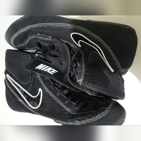 Wrestling nike shoes - Picture 1 of 3